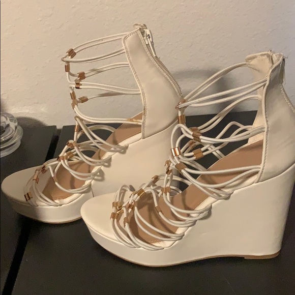 White heels - Picture 2 of 3